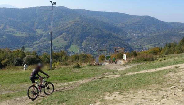 Zar Mountain Downhill Bikers